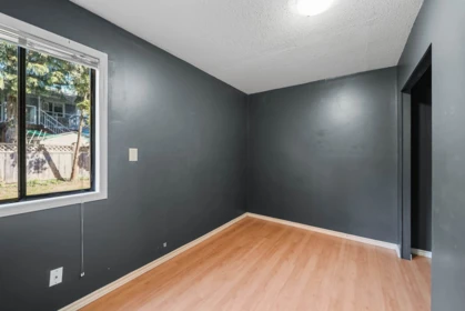 Guest Bathroom Photo of 34671 Immel Street, Abbotsford, BC