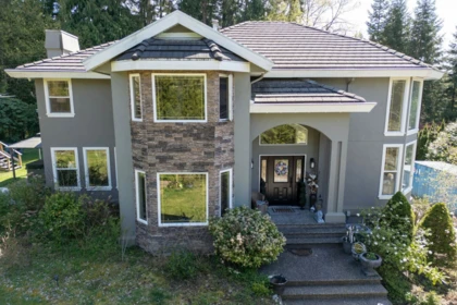 Swimming Pool Photo of 26310 127 Avenue, Maple Ridge, BC