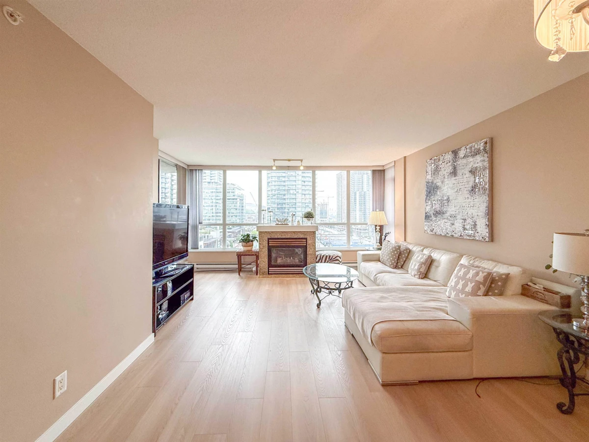 Living Room Photo of 1507 2138 Madison Avenue, Burnaby, BC