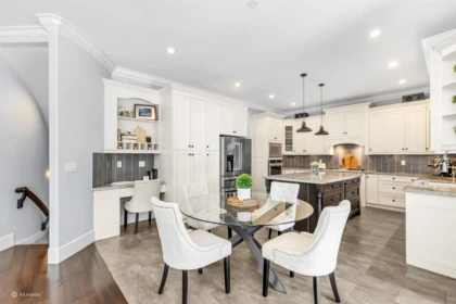 Kitchen Island Photo of 16332 26b Avenue, Surrey, BC