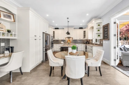 Kitchen Photo of 16332 26b Avenue, Surrey, BC
