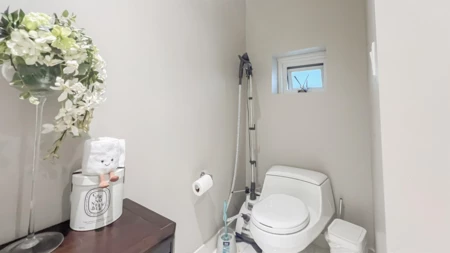 Laundry Room Photo of 1133 W Cordova Street, Vancouver, BC
