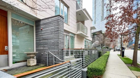 1133 W Cordova Street, Vancouver, BC, Vancouver — Townhouse for sale