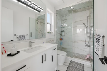 Mudroom Photo of 8061 11th Avenue, Burnaby, BC