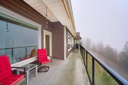 Entry Foyer Photo of 5 43462 Alameda Drive, Chilliwack, BC