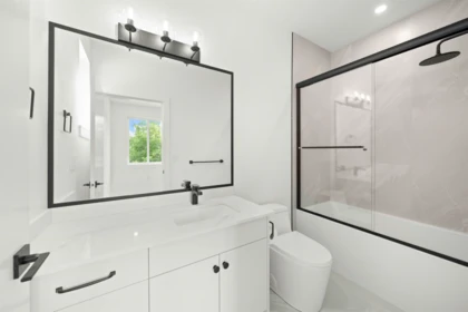 Hallway Photo of 7527 205 Street, Langley, BC