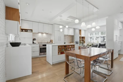 Kitchen Island Photo of 73 E 27th Avenue, Vancouver, BC