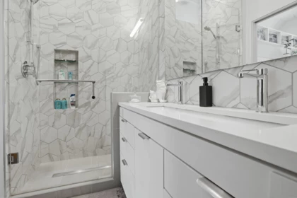 Primary Bathroom Photo of 73 E 27th Avenue, Vancouver, BC