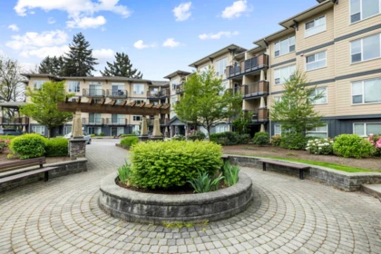 Basement Recreation Room Photo of 320 2565 Campbell Avenue, Abbotsford, BC