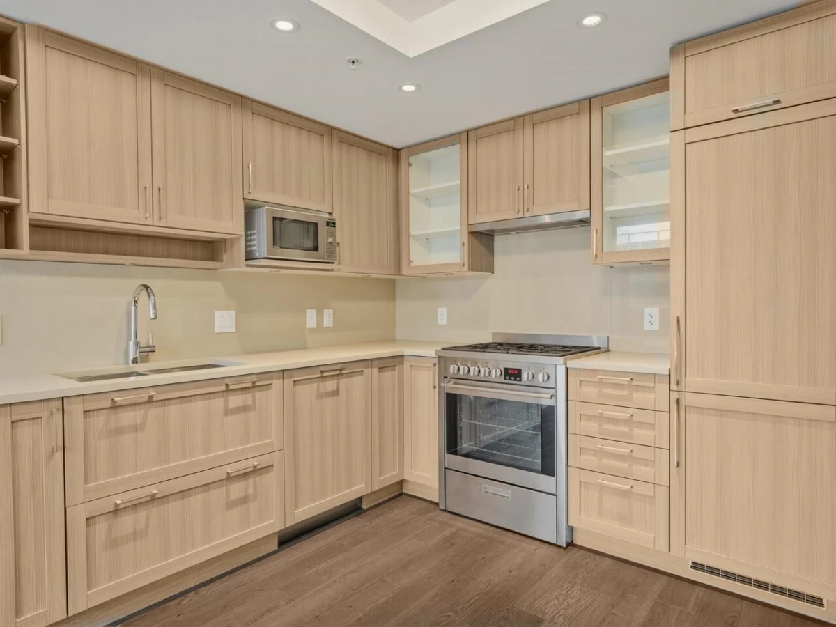 Living Room Photo of 622 5665 Boundary Road, Vancouver, BC