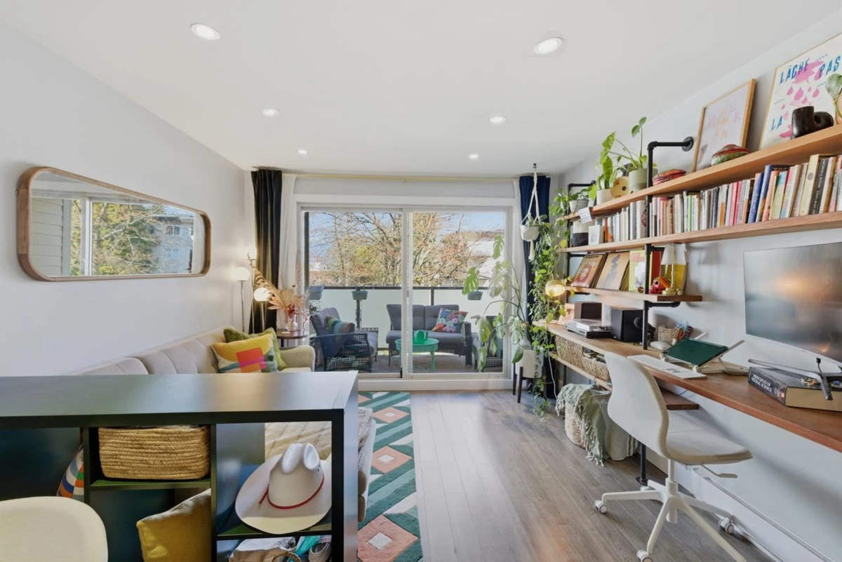 Family Room Photo of 205 1864 Frances Street, Vancouver, BC