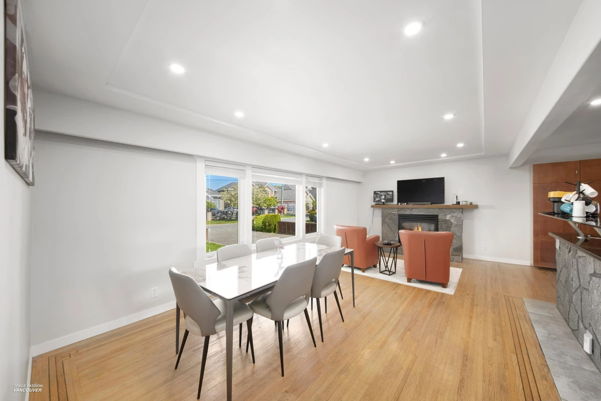 Living Room Photo of 3600 Raymond Avenue, Richmond, BC