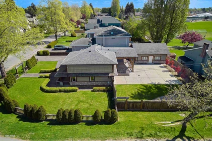 Garden / Landscaping Photo of 3600 Raymond Avenue, Richmond, BC