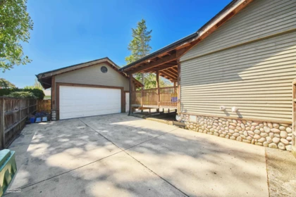 Hot Tub / Spa Photo of 3600 Raymond Avenue, Richmond, BC