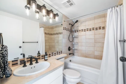 Primary Bathroom Photo of 3605 1199 Marinaside Crescent, Vancouver, BC