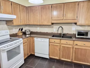 Kitchen Photo of 106 33490 Cottage Lane, Abbotsford, BC