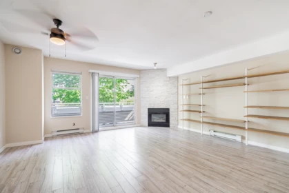 204 3183 Esmond Avenue, Burnaby, BC, Burnaby — Apartment/Condo for sale
