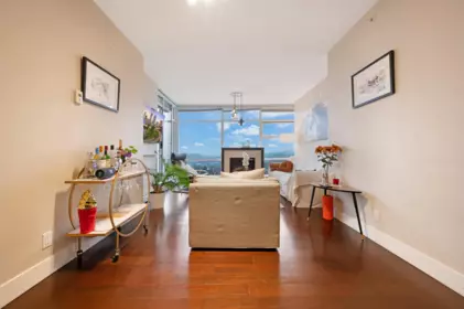 Kitchen Photo of 1304 1320 Chesterfield Avenue, North Vancouver, BC