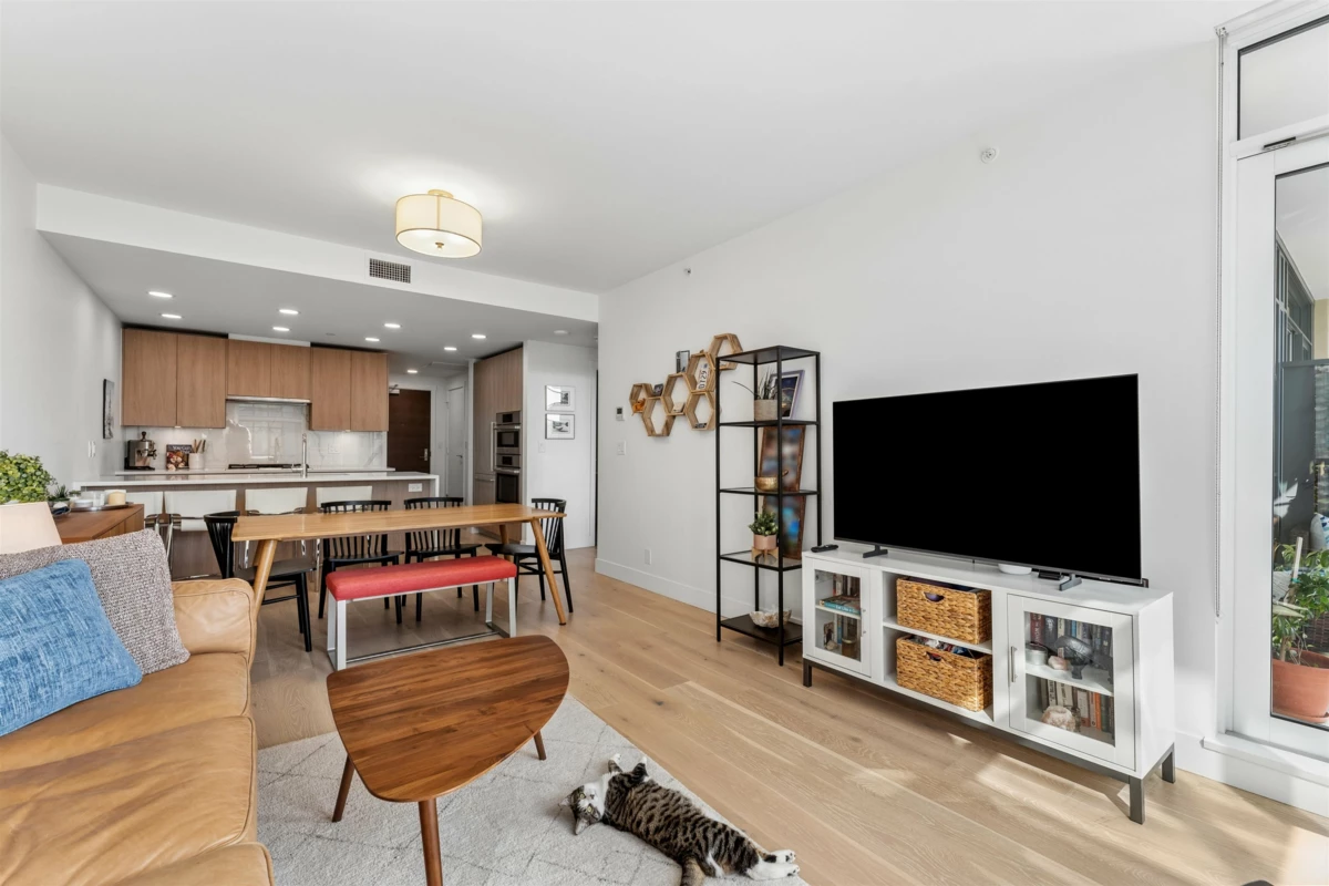 Dining Area Photo of 403 2780 Valley Centre Avenue, North Vancouver, BC