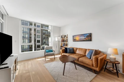 403 2780 Valley Centre Avenue, North Vancouver, BC, North Vancouver — Apartment/Condo for sale