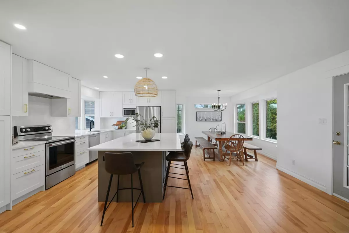 Dining Area Photo of 21831 44a Avenue, Langley, BC