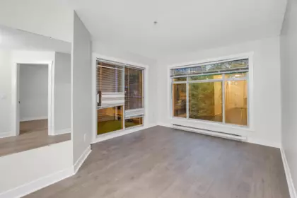 Primary Bathroom Photo of 211 13555 Gateway Drive, Surrey, BC