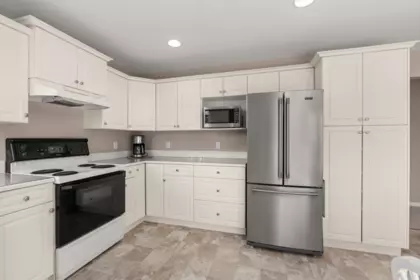 Kitchen Island Photo of 8262 Wharton Place, Mission, BC