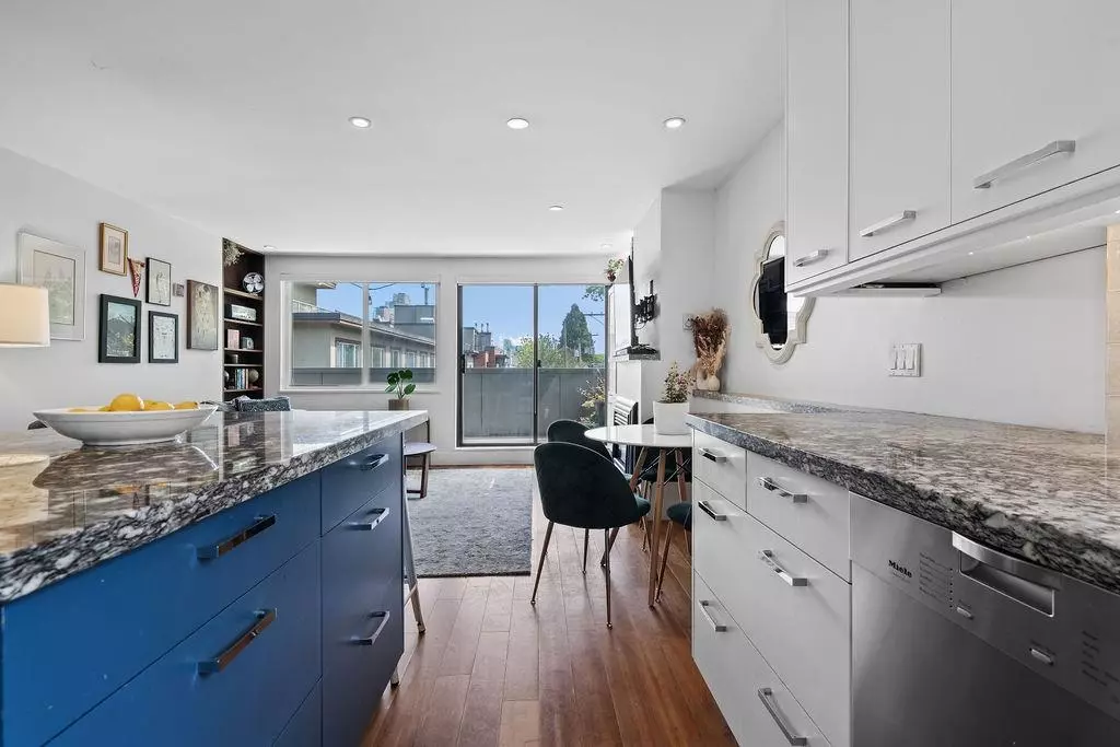 Family Room Photo of 104 1512 Yew Street, Vancouver, BC