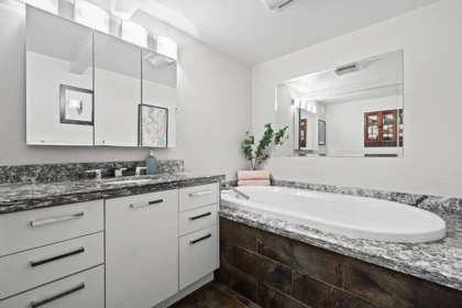 Laundry Room Photo of 104 1512 Yew Street, Vancouver, BC