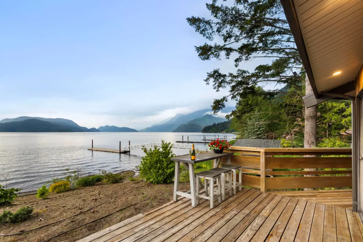 Family Room Photo of 6357 Pirate Lane, Harrison Hot Springs, BC