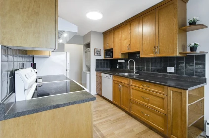 Primary Bedroom Photo of 303 1610 Chesterfield Avenue, North Vancouver, BC