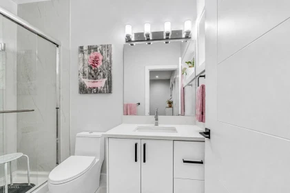 Hallway Photo of 14477 101 Avenue, Surrey, BC