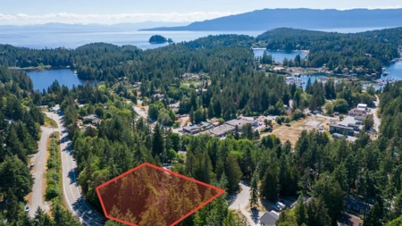 5092 Johnstone Road, Madeira Park, BC, Madeira Park — Single Family Residence for sale