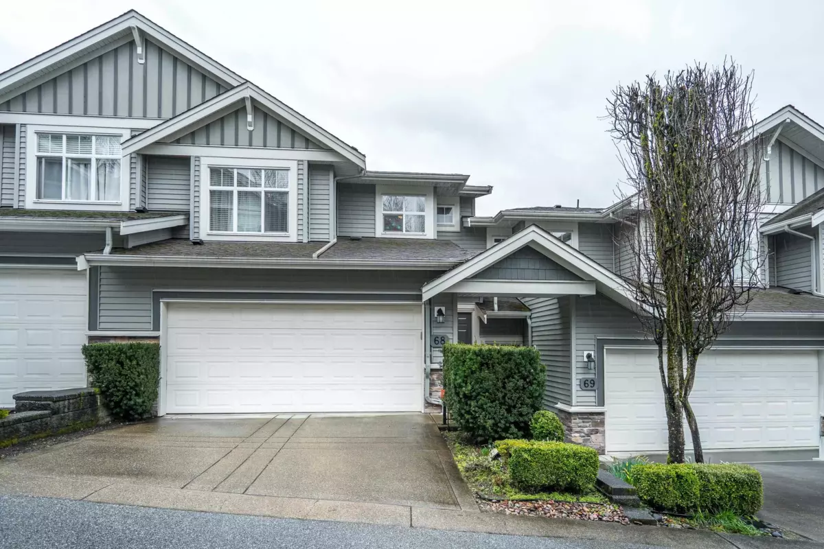 Living Room Photo of 68 11282 Cottonwood Drive, Maple Ridge, BC