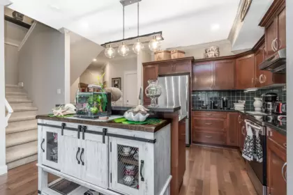 Kitchen Island Photo of 68 11282 Cottonwood Drive, Maple Ridge, BC