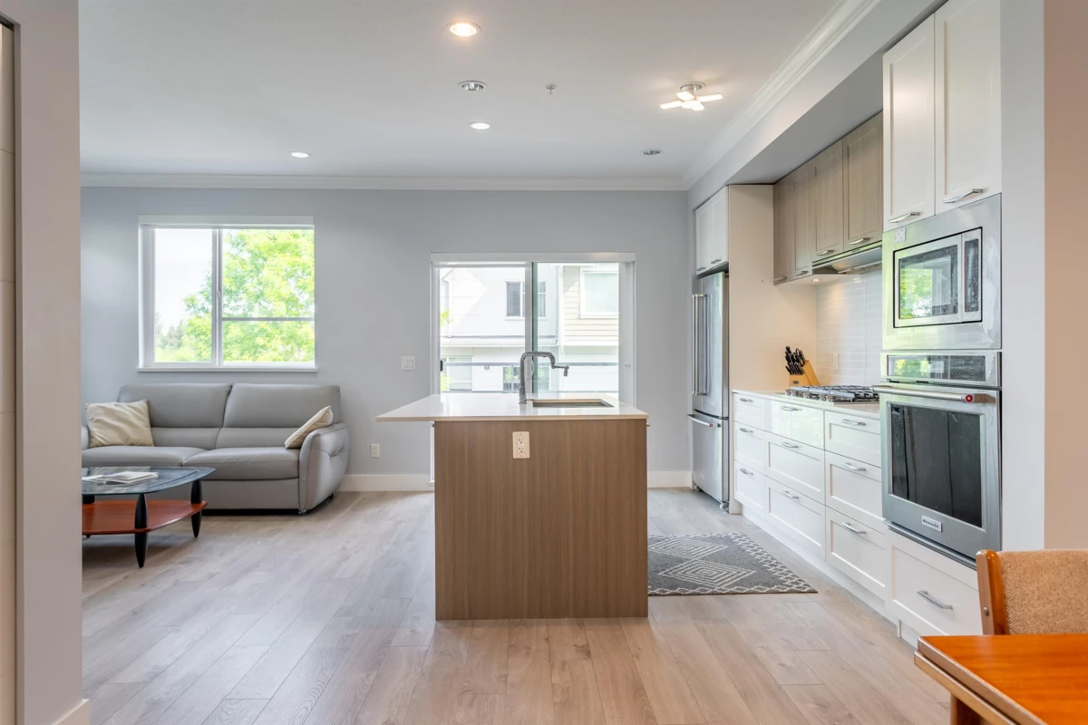 Dining Area Photo of 1 2978 159 Street, Surrey, BC
