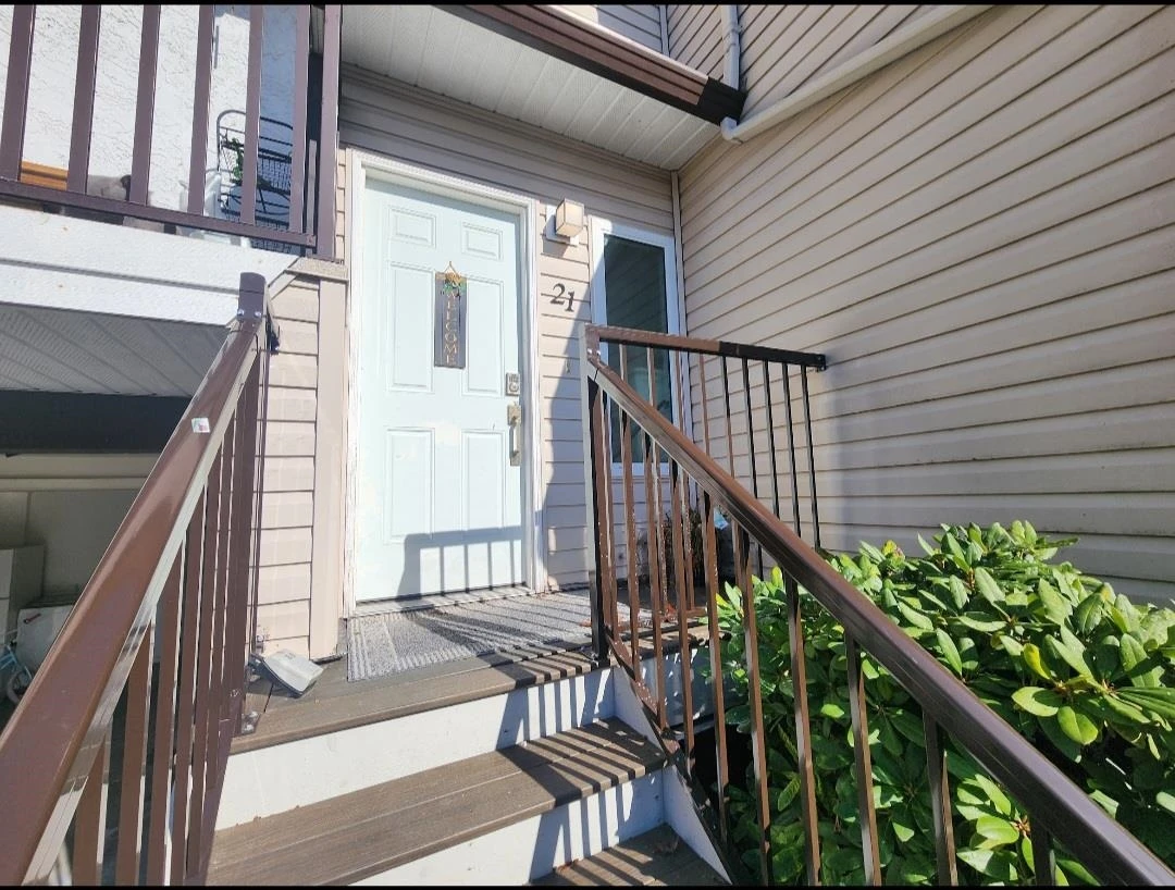 Exterior Rear Photo of 21 32705 Fraser Crescent, Mission, BC