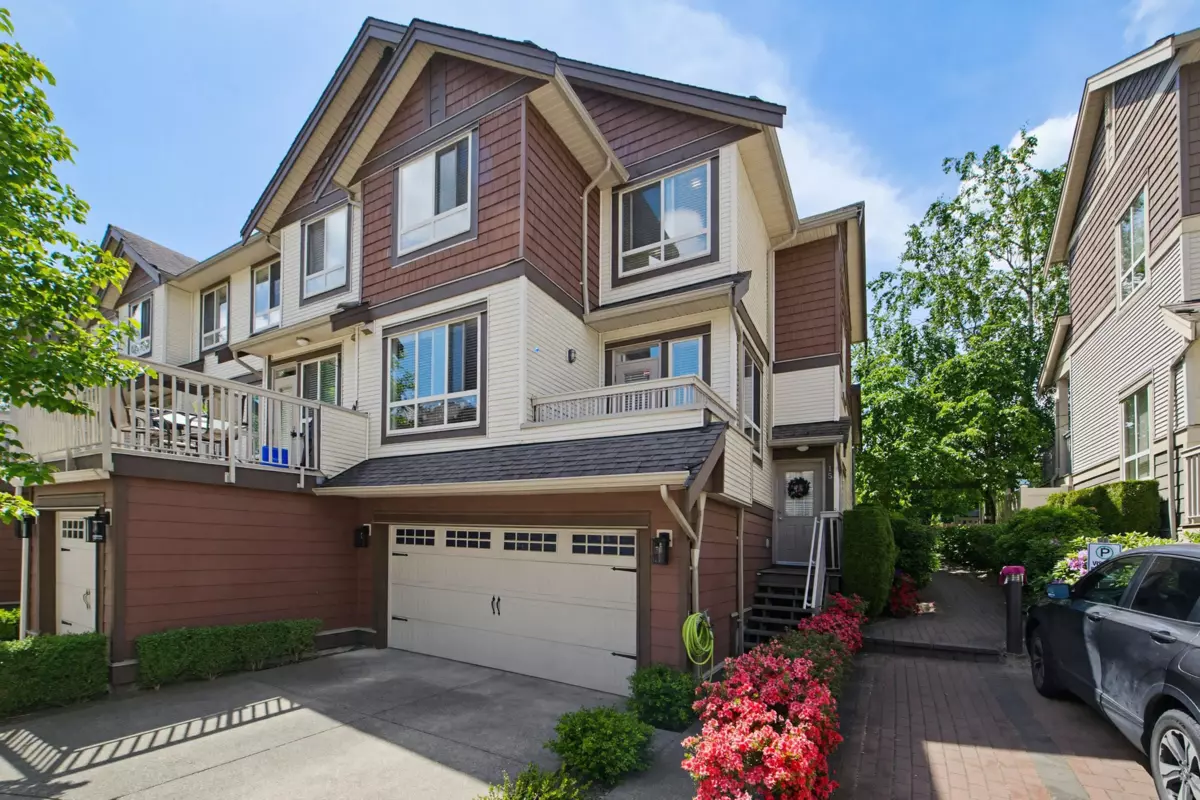 Exterior Rear Photo of 15 19560 68 Avenue, Surrey, BC