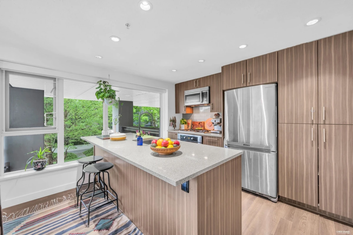 Dining Area Photo of 201 608 Belmont Street, New Westminster, BC