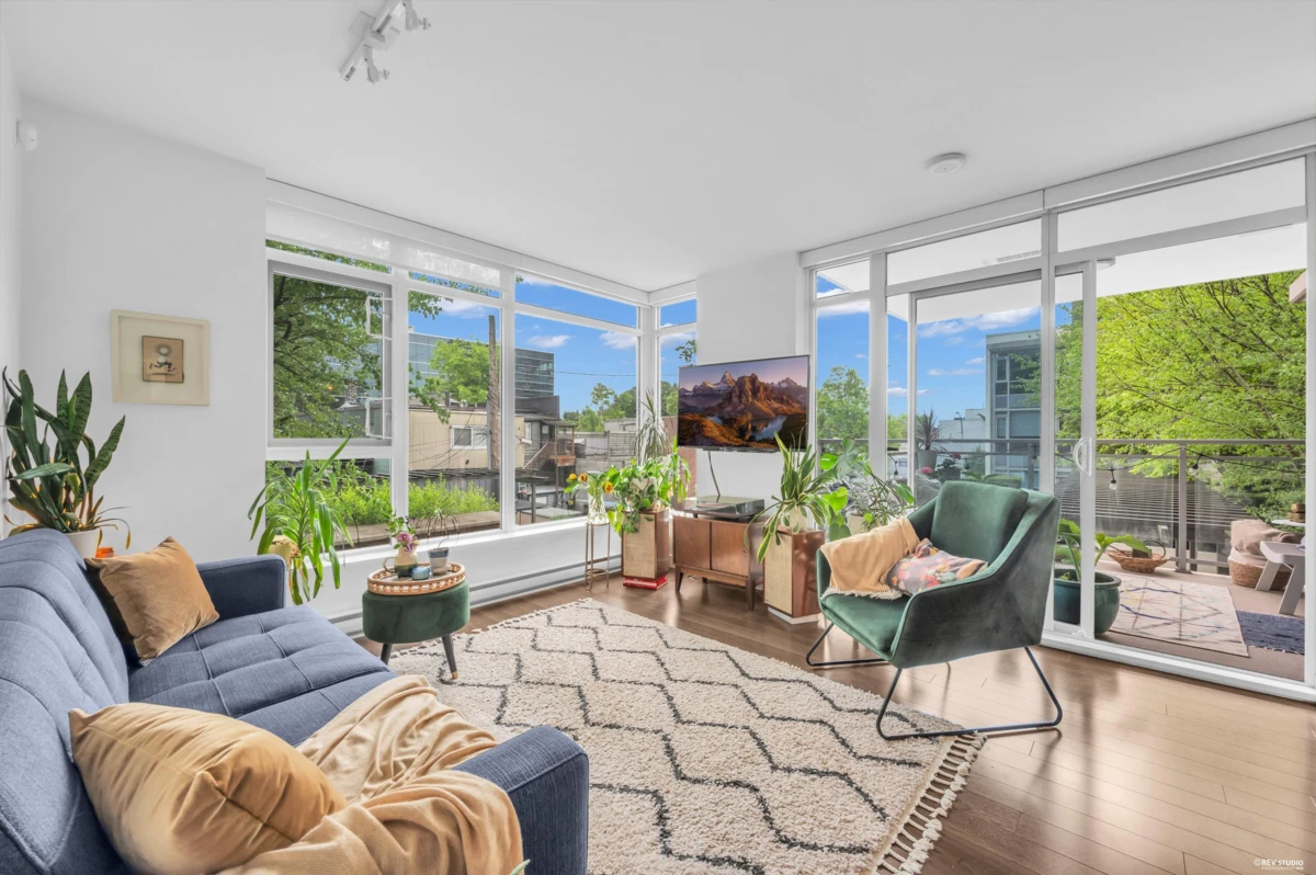 Family Room Photo of 201 608 Belmont Street, New Westminster, BC