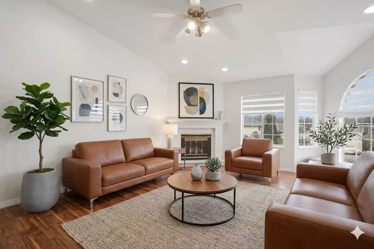 Living Room Photo of 716 Crane Place, New Westminster, BC