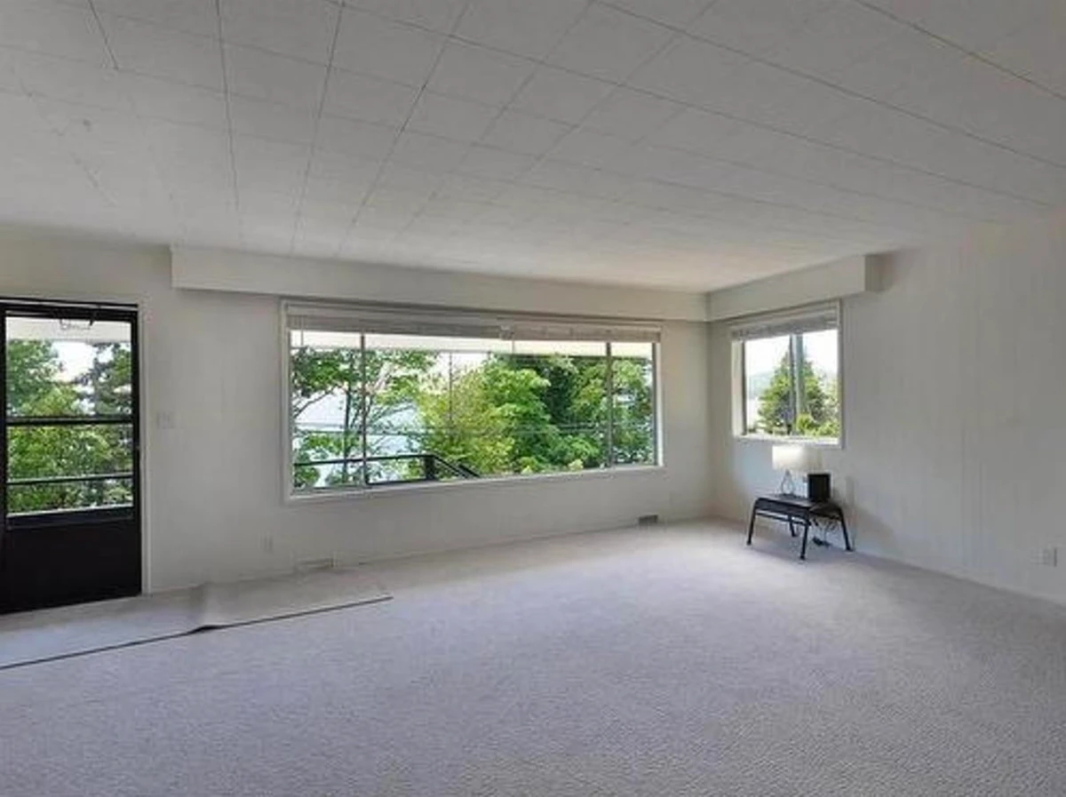 Family Room Photo of 5258 Sunshine Coast Highway, Sechelt, BC