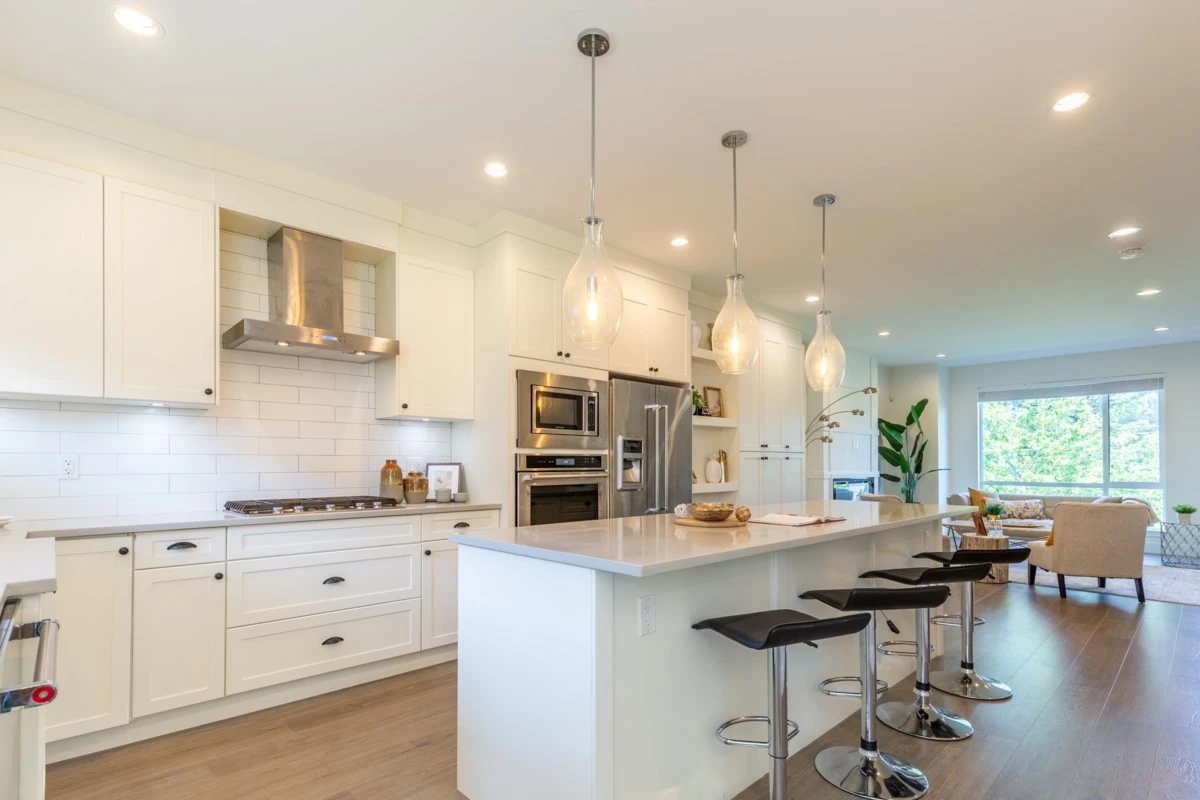 Family Room Photo of 7 15688 28 Avenue, Surrey, BC