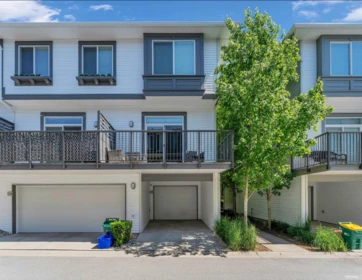 Front Yard Photo of 129 15850 85 Avenue, Surrey, BC
