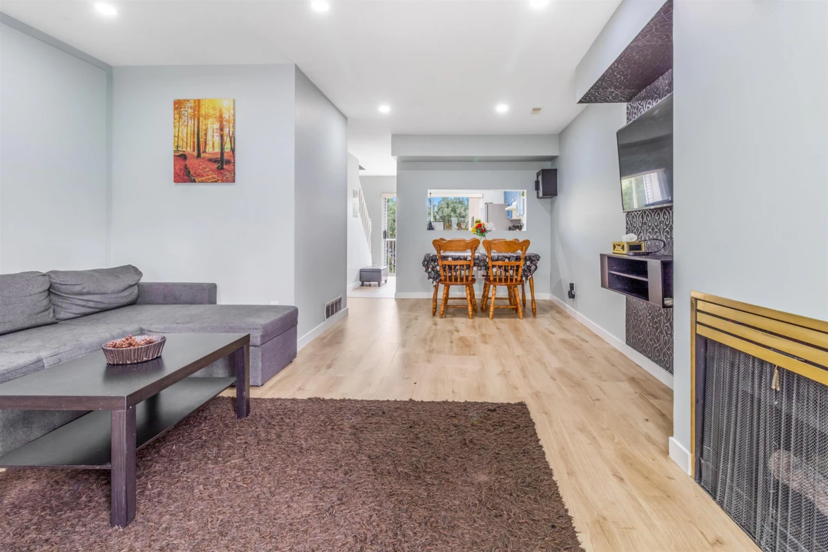 Dining Area Photo of 38 13706 74 Avenue, Surrey, BC