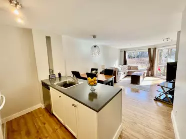 103 4800 Spearhead Drive, Whistler, BC, Whistler — Apartment/Condo for sale