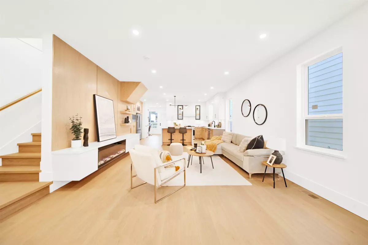 Living Room Photo of 16477 20 Avenue, Surrey, BC