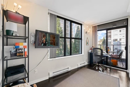 Breakfast Nook Photo of 601 989 Beatty Street, Vancouver, BC