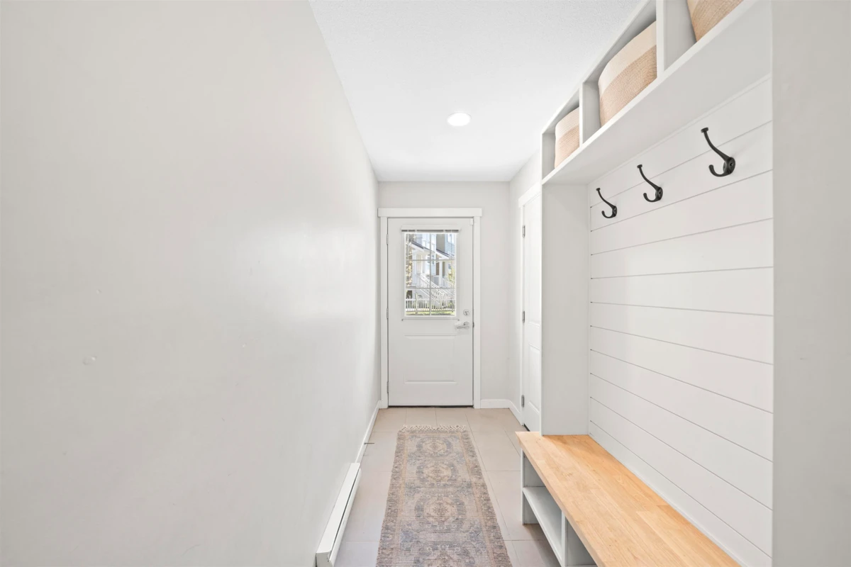 Dining Area Photo of 14 5551 Admiral Way, Delta, BC