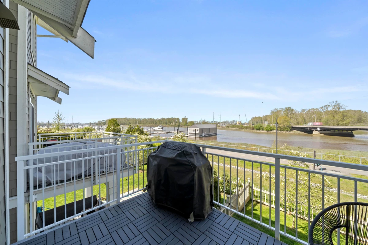 Exterior Rear Photo of 14 5551 Admiral Way, Delta, BC